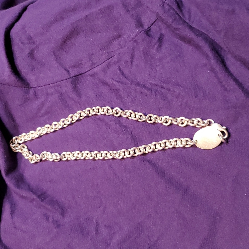 Silver Toggle Necklace with oval Pendant - Picture 11 of 16